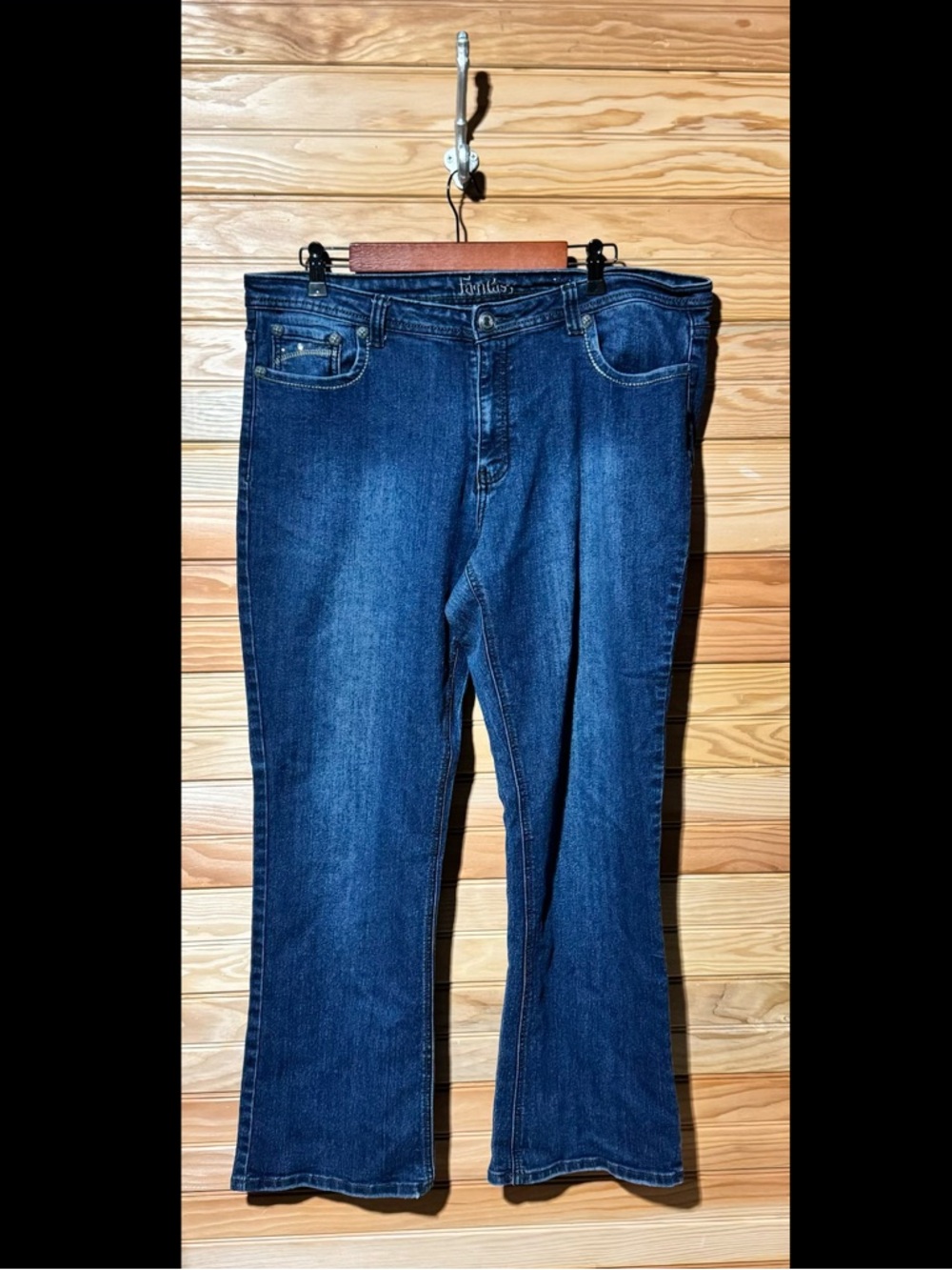 Classic Straight Leg Jeans in Dark Blue - Comfort Fit